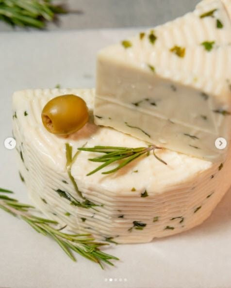 Queso con hierbas